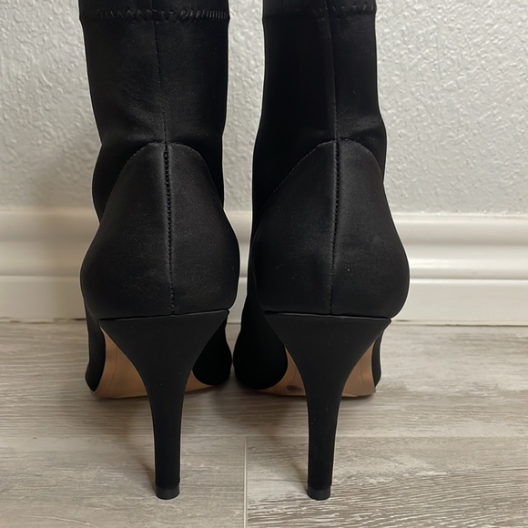 NIB INC Zetef Black Fabric Pointed Toe Sock Ankle Boots 10 - Picture 3 of 7